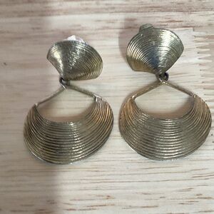 Shell design vintage Gold-Toned Women's Earrings